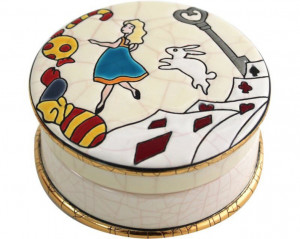Alice in Wonderland - Round Box