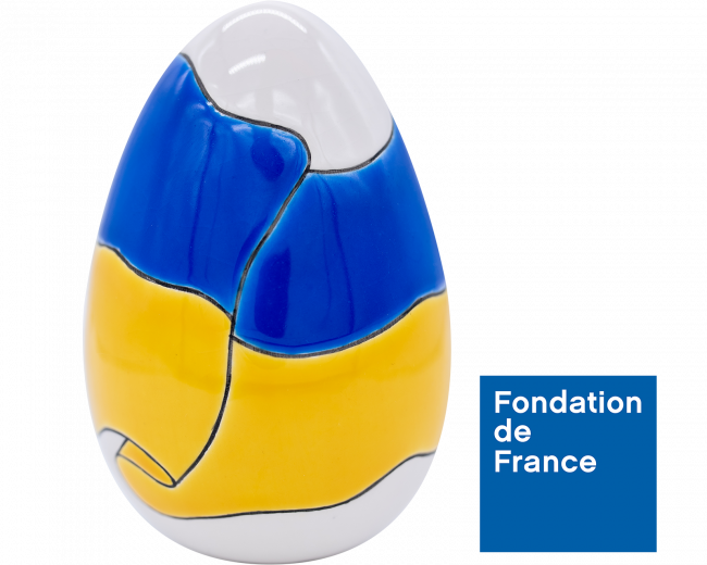 T2_Egg_Solidarity_Ukraine_face_2_logo_inlaid